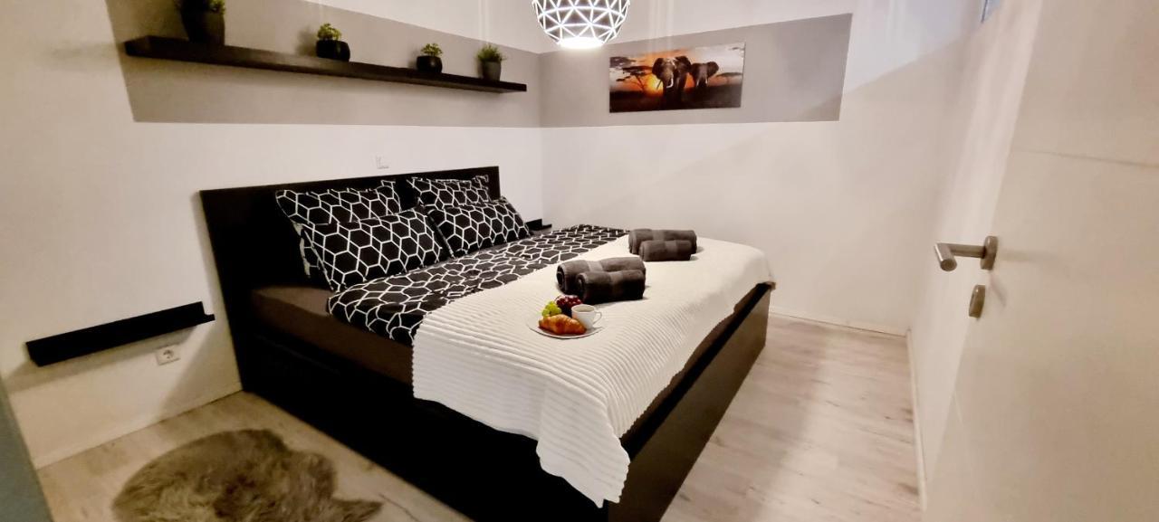 New Modern Selfcheckin Publicfreeparking Highspeed Wifi Kingsizebed Baden-Bade Exterior foto