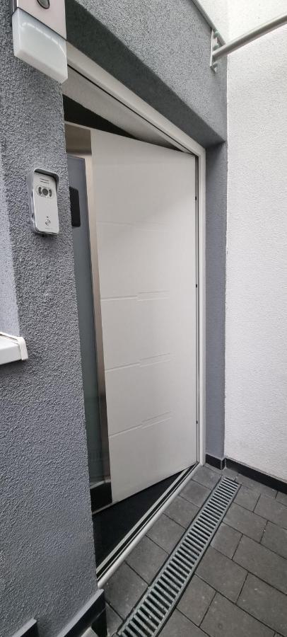 New Modern Selfcheckin Publicfreeparking Highspeed Wifi Kingsizebed Baden-Bade Exterior foto