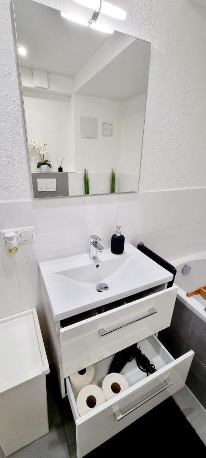 New Modern Selfcheckin Publicfreeparking Highspeed Wifi Kingsizebed Baden-Bade Exterior foto
