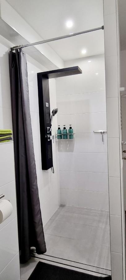 New Modern Selfcheckin Publicfreeparking Highspeed Wifi Kingsizebed Baden-Bade Exterior foto